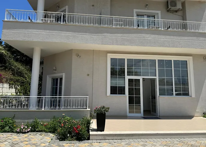 Villa August Ksamil