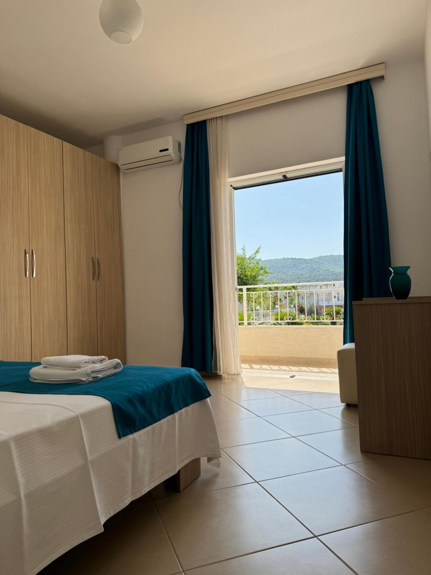 August Maison d'hôtes Ksamil